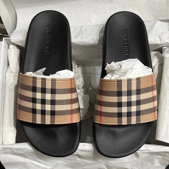 Burberry Black and Beige Plaid Sandals - upd.cl display picture 3